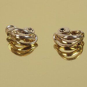 Vintage NWH Gold-Tone Cut Out Leaf Clip On Stud Earrings 0.75 in